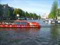 アムステルダム　カナルを航行する船